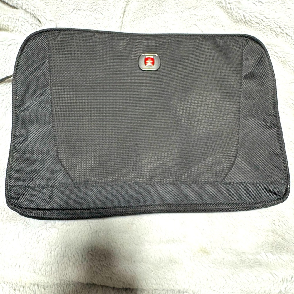 Wenger Black Tablet Sleeve with Durable Nylon